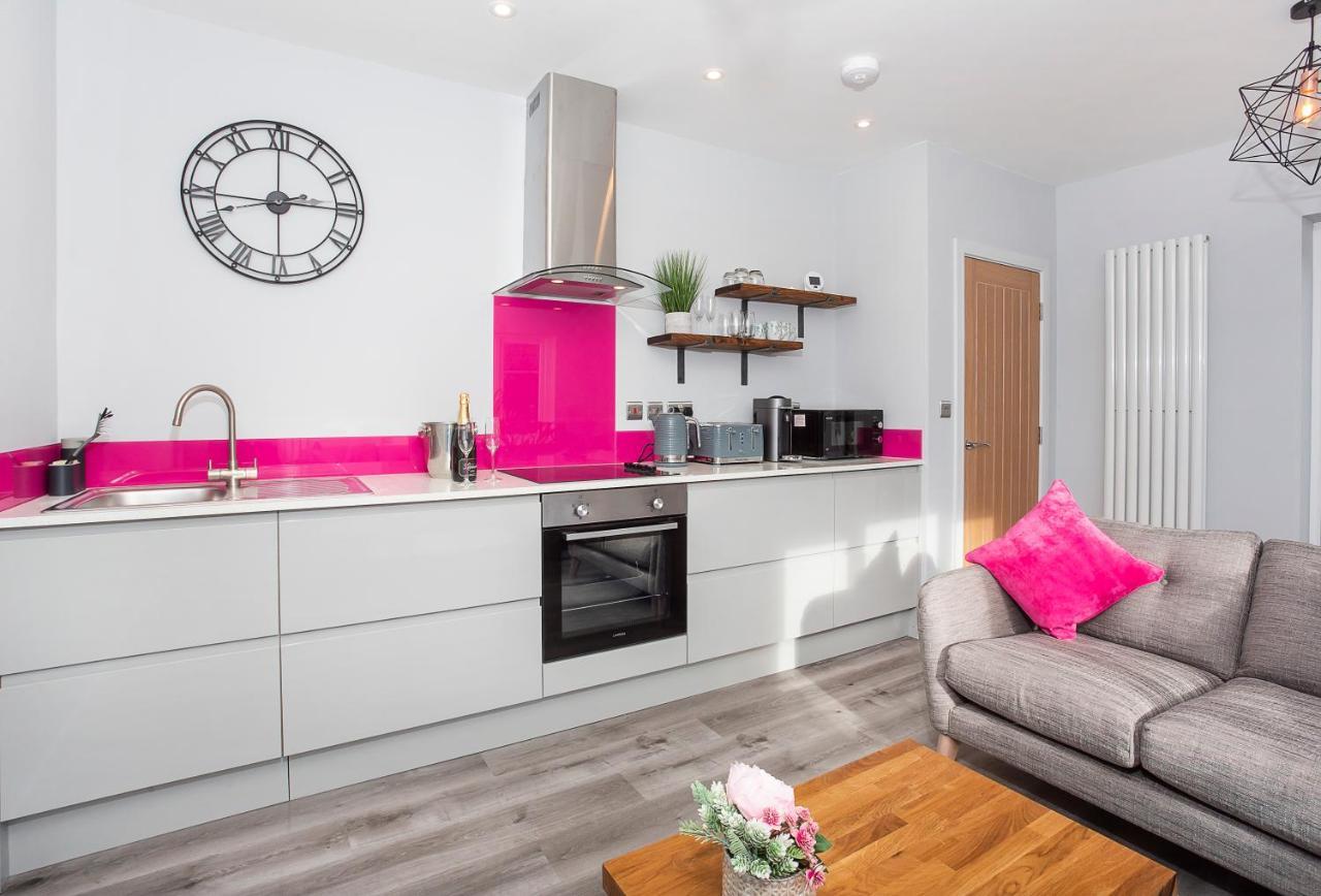 The Luxury Potting Shed With Free Parking! Apartment York Luaran gambar