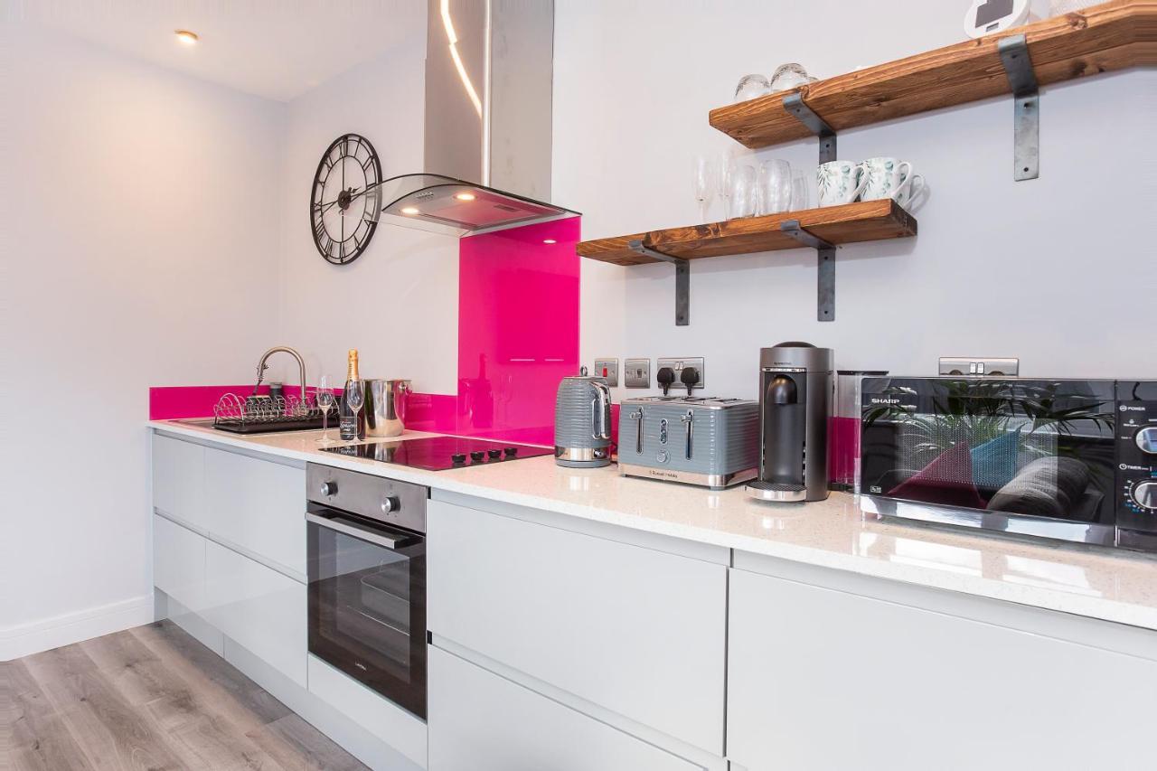 The Luxury Potting Shed With Free Parking! Apartment York Luaran gambar