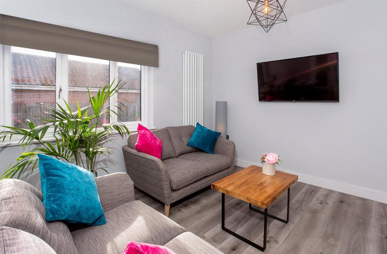 The Luxury Potting Shed With Free Parking! Apartment York Luaran gambar