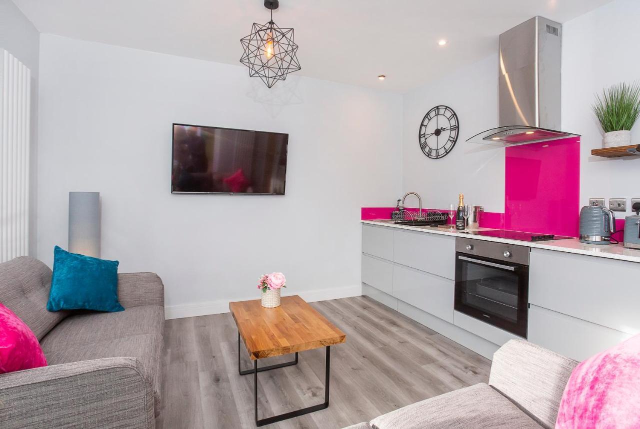 The Luxury Potting Shed With Free Parking! Apartment York Luaran gambar